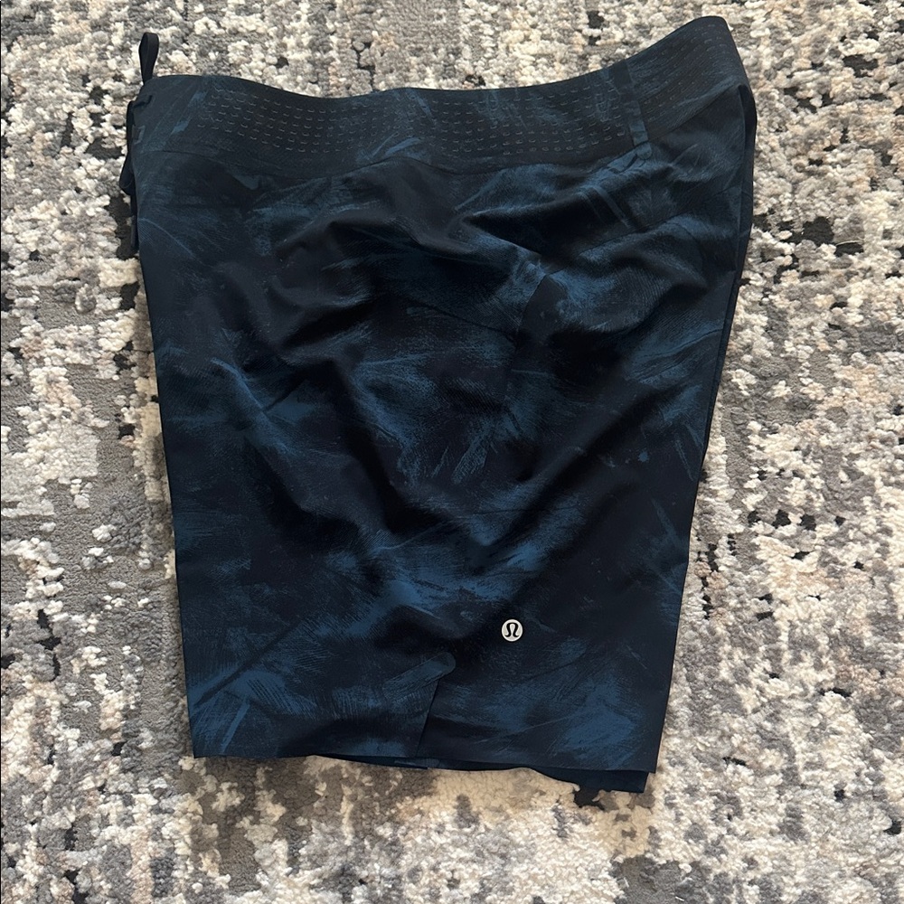 Lululemon shorts men’s size 32